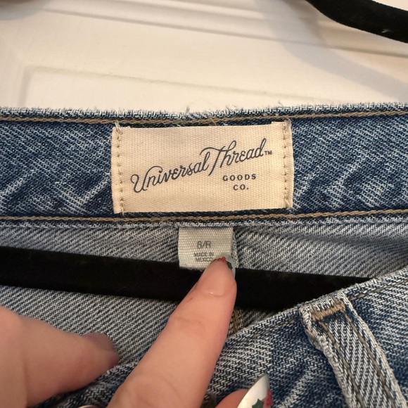 90’s Baggy High-Rise Jeans - Picture 2 of 3